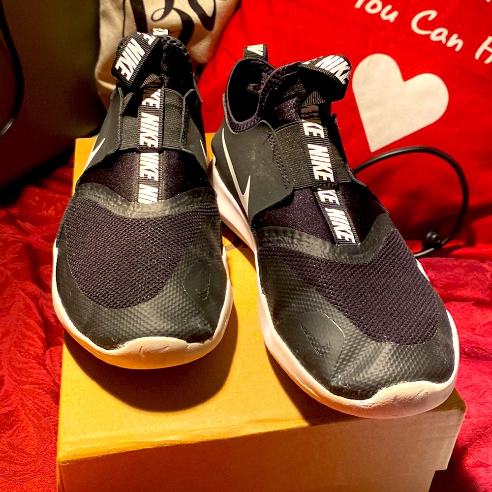 Flex Runner Shoes in Bly/White by Nike